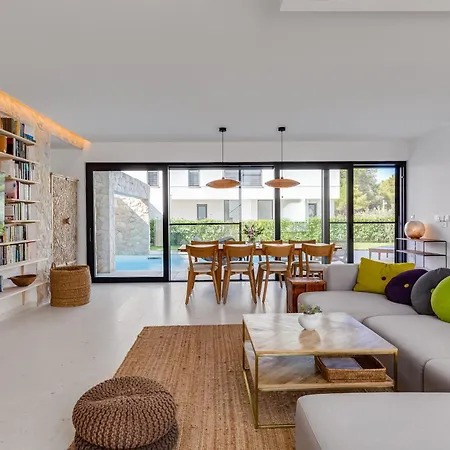 Luxury By The Sea In Scandinavian Style