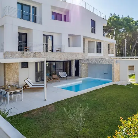Apartment Luxury By The Sea In Scandinavian Style Kozino