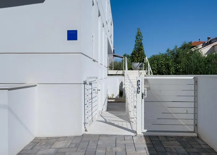 Luxury By The Sea In Scandinavian Style Apartment Kožino
