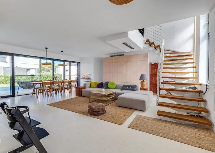 Luxury By The Sea In Scandinavian Style Kožino