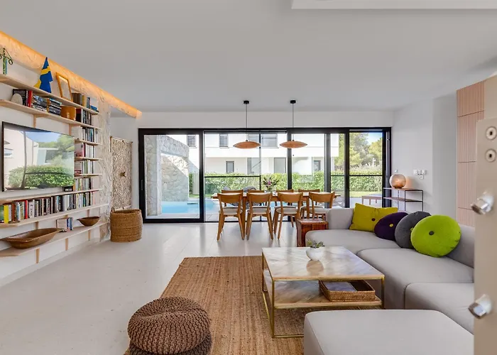 Luxury By The Sea In Scandinavian Style